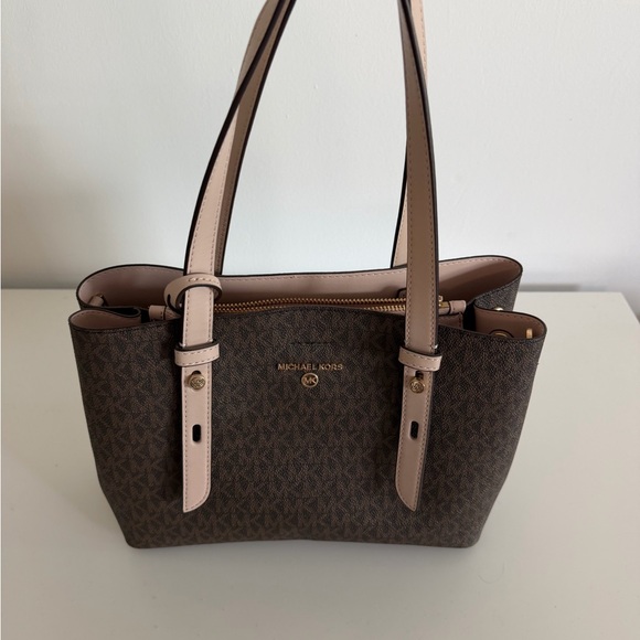 Elegant Brown Tote Bag - Picture 3 of 4